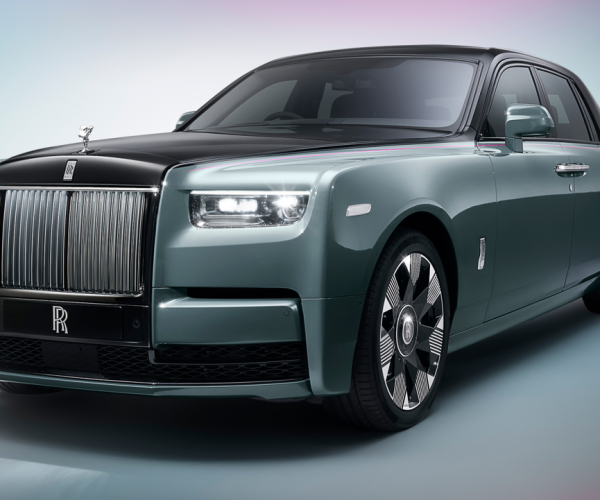 Rolls-Royce Phantom.jpg